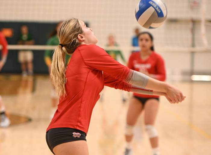 Mira Costa vs. Mater Dei girls volleyball by Heston Quan 8-29-23082920232 (2)